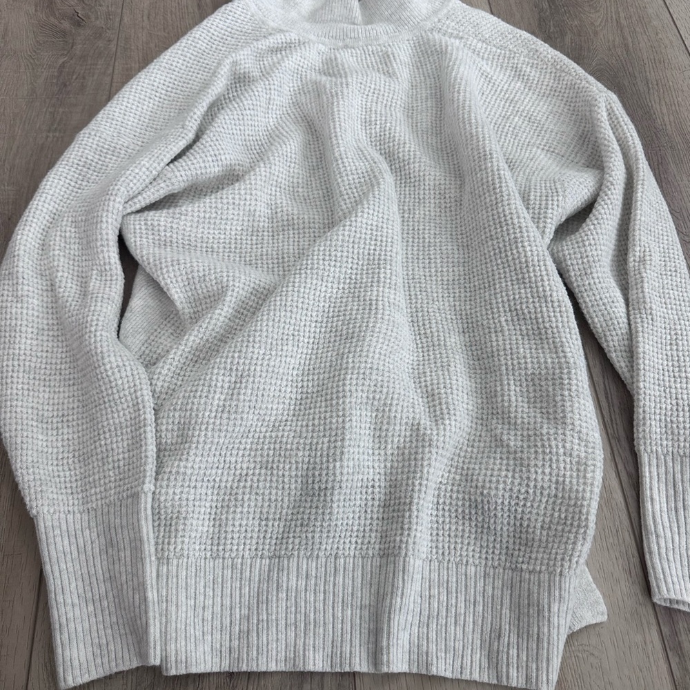 Aerie Grey Sweater Small